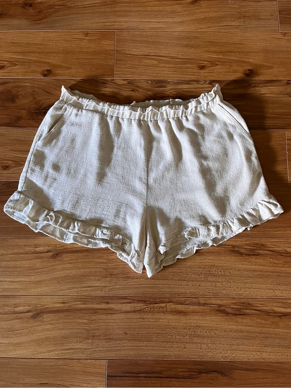 Neuflora Ruffle Cream Linen Shorts Medium - Picture 11 of 11
